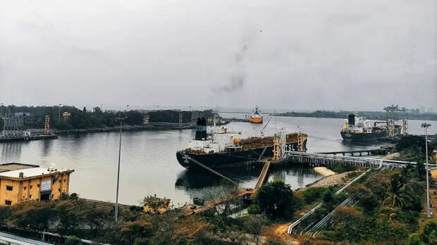 Растрата накопленного: мир безуспешно спасается от авантюры Трампа