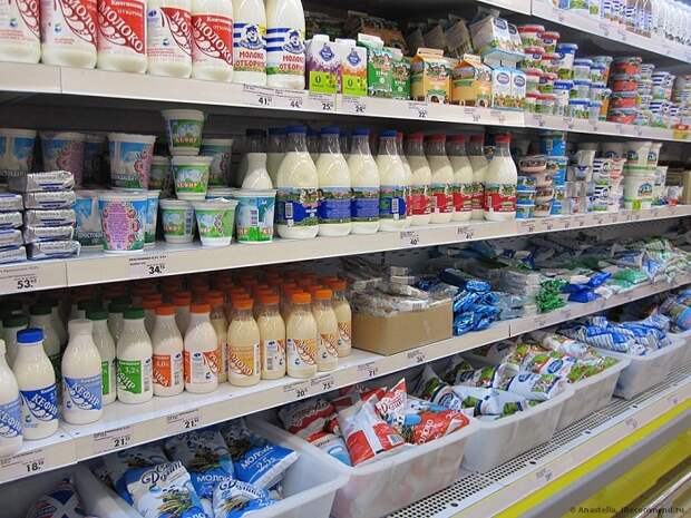 В магазине полки с молочными продуктами весьма обширные. / Фото: today.ua