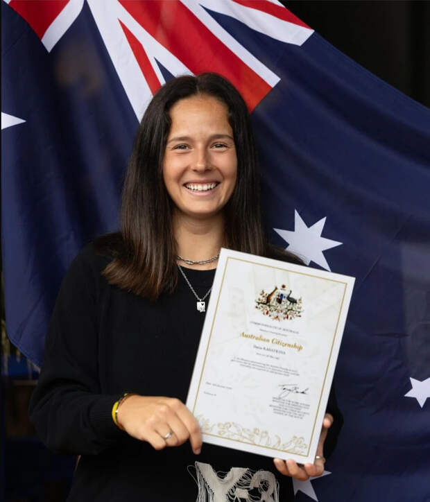 «Наконец могу просто дышать и жить». Касаткина получила гражданство Австралии — Глаз Народа