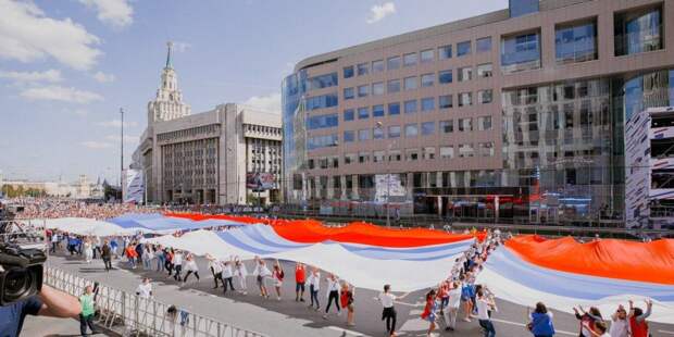 Празднование 350-летия флага России проходят по всей Москве. Фото: mos.ru