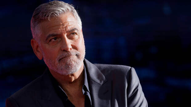 Песков назвал безумцами команду фонда Клуни за слова об аресте журналистов РФ