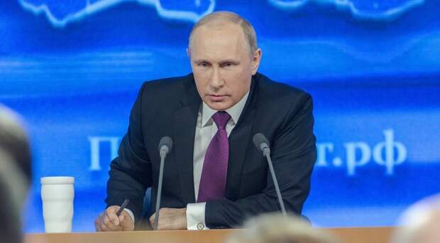 Путин заявил, что теоретическая угроза отключения России от интернета есть