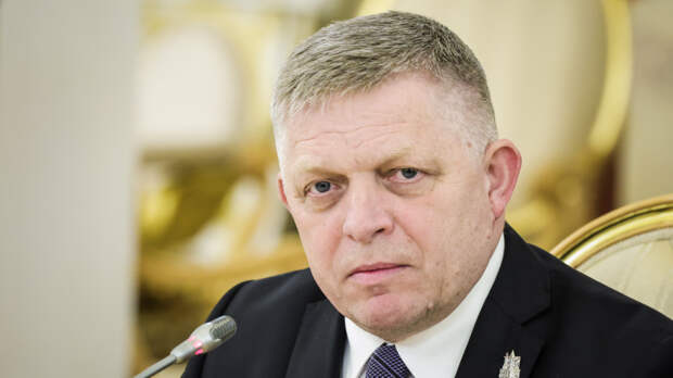 «Что за чушь?» — Фицо иронично прокомментировал вояж Стармер в Китай