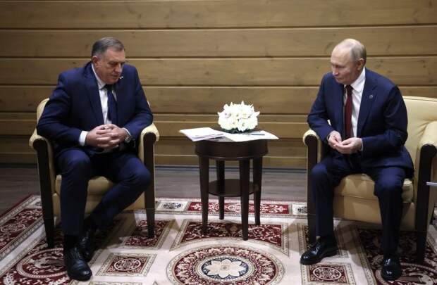 Владимир Путин и президент Республики Сербской Боснии и Герцеговины Милорад Додик