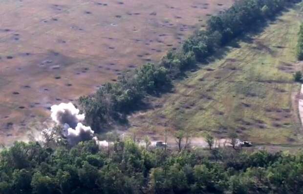 Российская артиллерия накрыла бронетанковую колонну ВСУ на Херсонском направлении