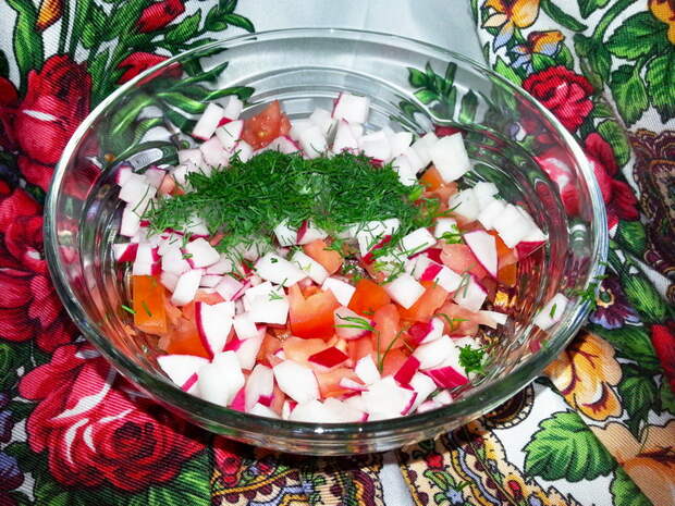 Пикантный салат «Перлоле» - блюдо, соединившее в себе свежесть овощей и сытность крупы