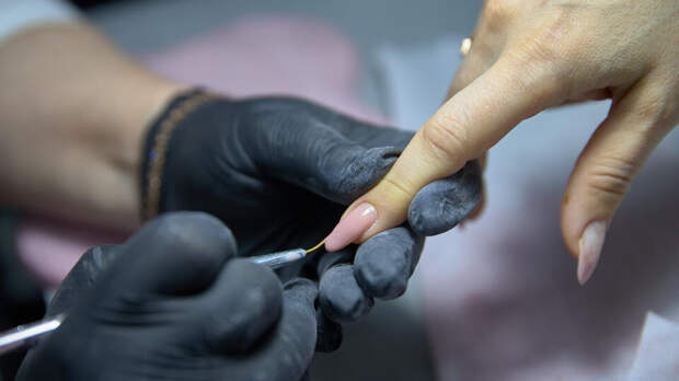 В России начали вводить национальный стандарт на маникюр и педикюр