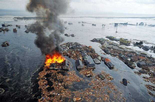 Лучшие снимки Reuters 2011. Часть 2. (22 фото)