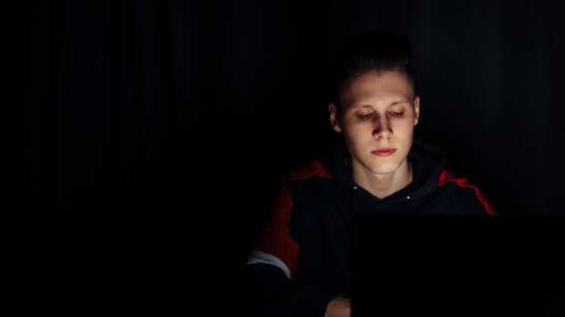 «Не делайте из 16-летних — детей»: 29-летняя психиатр из Екатеринбурга родила от 16-летнего жениха