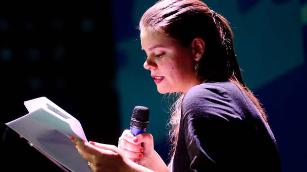 Поэтессу Полозкову объявили в розыск в России