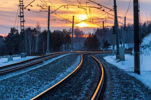 Более 20 поездов задерживаются из-за ЧП с поездом в Ростовской области