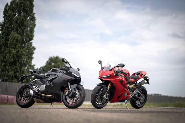 Ducati Panigale 955 против Ducati Panigale V2 2025. Отзыв