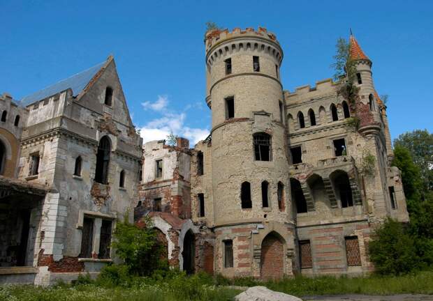 8 завораживающих фото заброшенных усадеб России