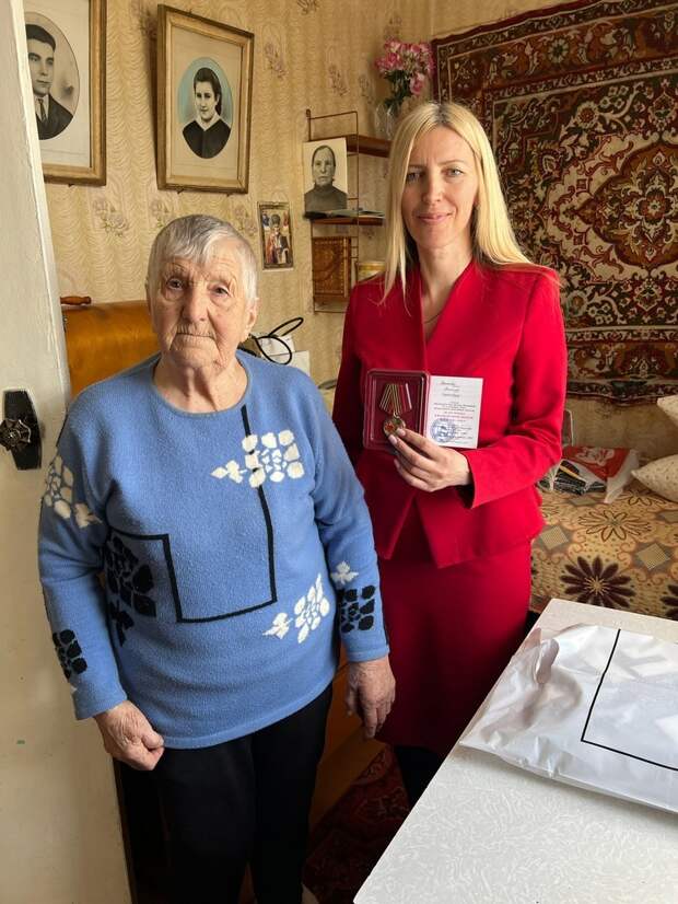 В Оленинском округе вручили ветеранам медали “80 лет Победы”