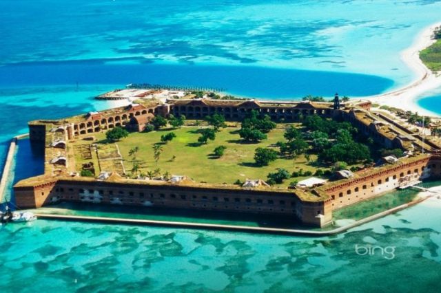 10 самых впечатляющих морских фортов (20 фото)