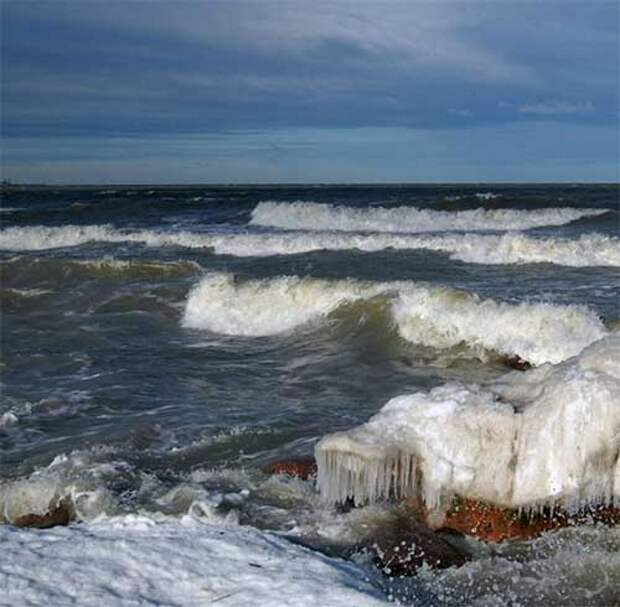 Зимнее море - это очень красивая штука