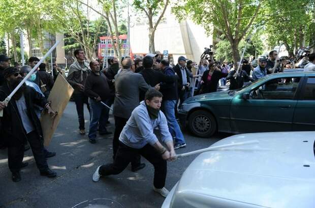 Georgian opposition activists clash with