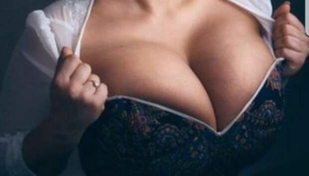 Большая грудь — большие проблемы: обладательницы роскошного бюста жалуются на постоянный дискомфорт