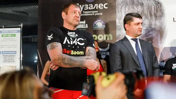 Александр Емельяненко попросил Сантоса о реванше после поражения