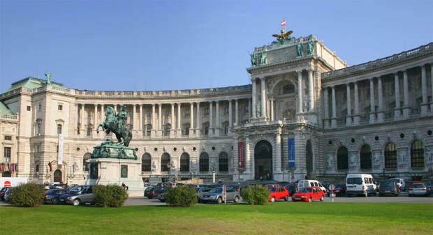 Австрия. Вена. Хофбург является официальной резиденцией Президента страны. (Peter Gerstbach)