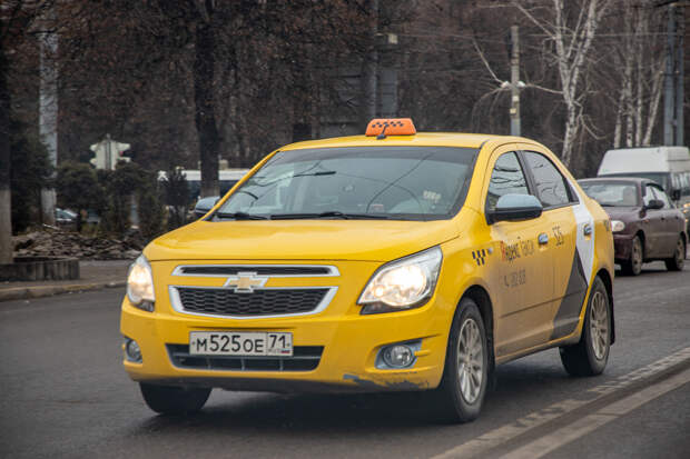 В тульском минтрансе взяли на контроль жалобы на работу такси