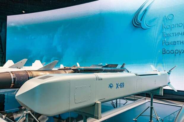 Storm Shadow по-русски Украинские СМИ заявляют, что Россия наносит удары новыми крылатыми ракетами, используя необычную тактику.-5