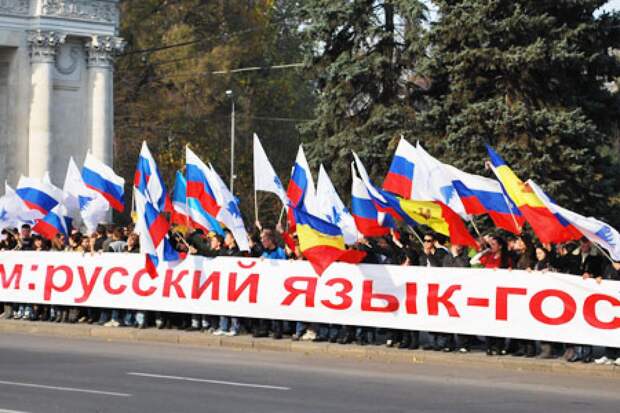 В Молдове необходимо провести референдум о признании русского языка вторым государственным. Об этом в...