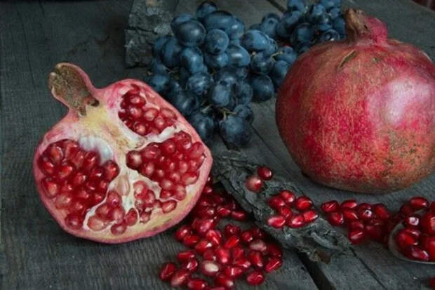 Не спешите избавляться от косточек в винограде и гранате!