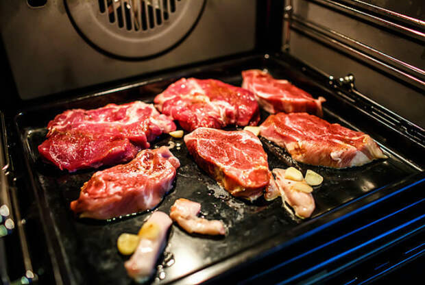 Жесткое и невкусное мясо в духовке.
