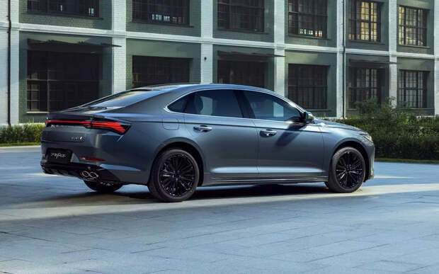 На российский рынок вышла новая версия крупного седана Geely со старой ценой