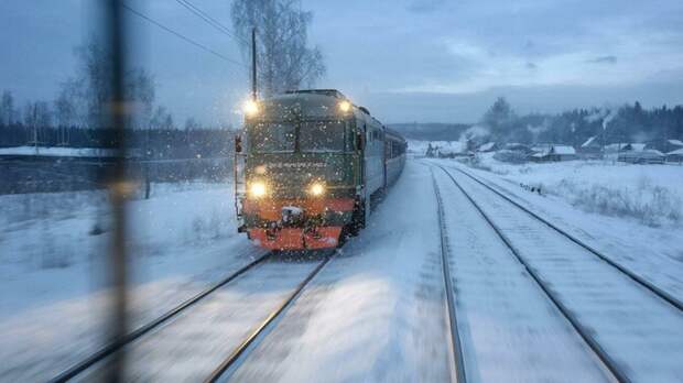 В Озерках грузовой поезд сбил 40-летнего барнаульца. Мужчина погиб