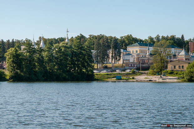 Российский замок барона фон Дервиза