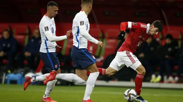 Уткин высказался о Дзюбе после вымученной победы России над Словакией