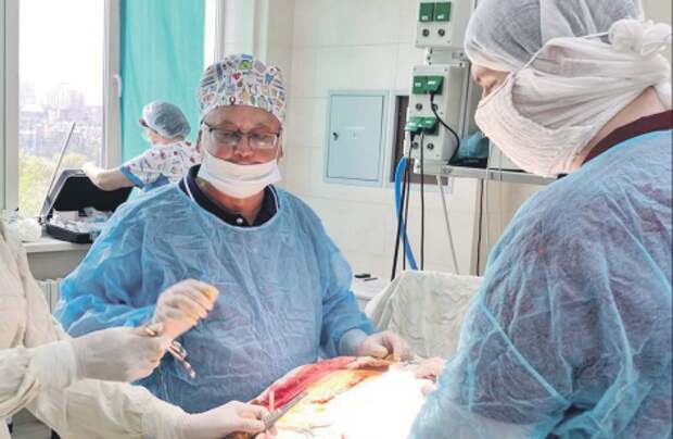 Хирург и его сын-волонтёр из Хорошёво-Мнёвников отправились на Донбасс добровольцами