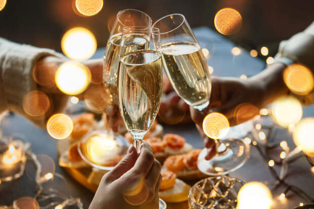 RT: 35% россиян ежегодно празднуют старый Новый год