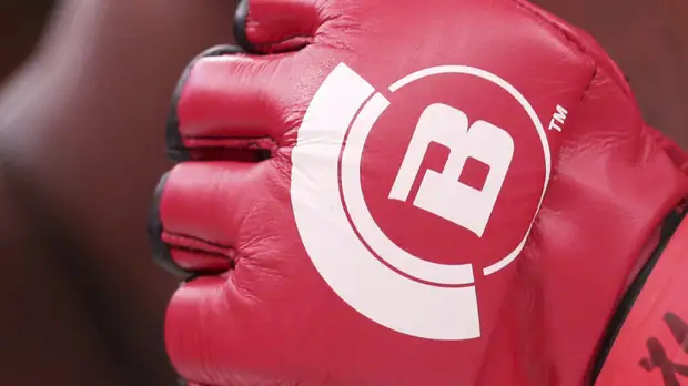 Российский боец Шуркевич получил контракт с Bellator