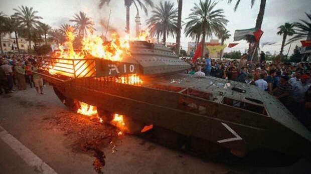 В мае 2014 года Народно-демократическая партия Ливана отметила годовщину вывода израильских войск из страны военным парадом, включавшим сожжение муляжа израильского танка Источник: http://topwar.ru - 15 фактов о танке «Меркава» | Военно-исторический портал Warspot.ru