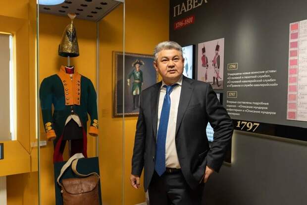 Посол Казахстана в России посетил Музей военной формы РВИО