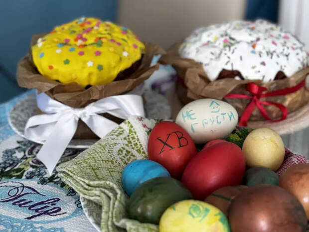 Творог, клюква и никаких дрожжей: рецепт кулича для тех, кто всё откладывал на последний вечер