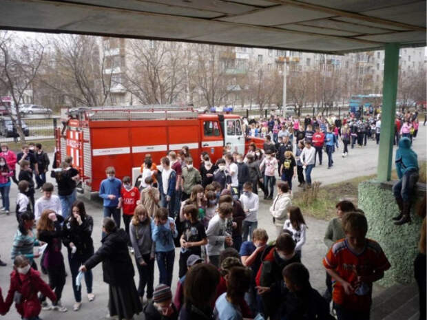 За три недели в Москве из-за телефонных звонков было эвакуировано более 700 тысяч человек