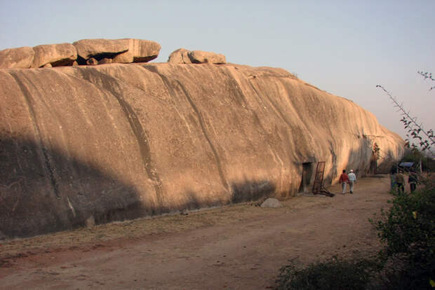 Загадочные пещеры Барабар (Barabar Caves)