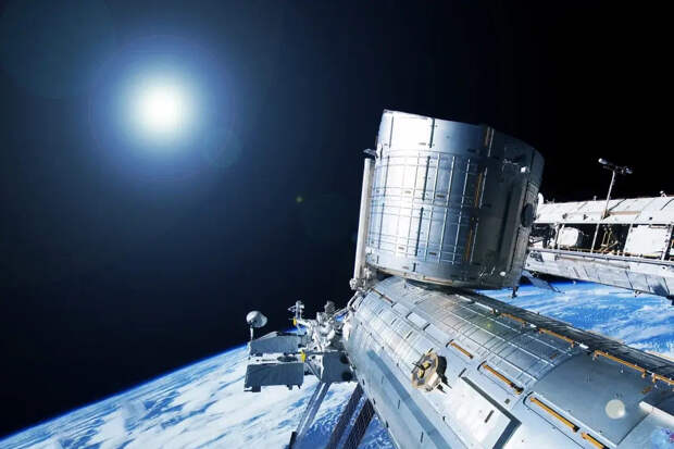 Экипаж Artemis II установил рекорд дальности полета человека от Земли