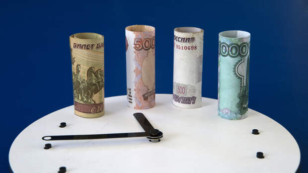 Для четырёхдневки в России нашли лазейку: Народ бунтует, а Медведеву нравится