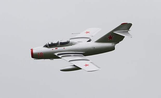 На таком самолете МиГ-15УТИ разбился Гагарин.