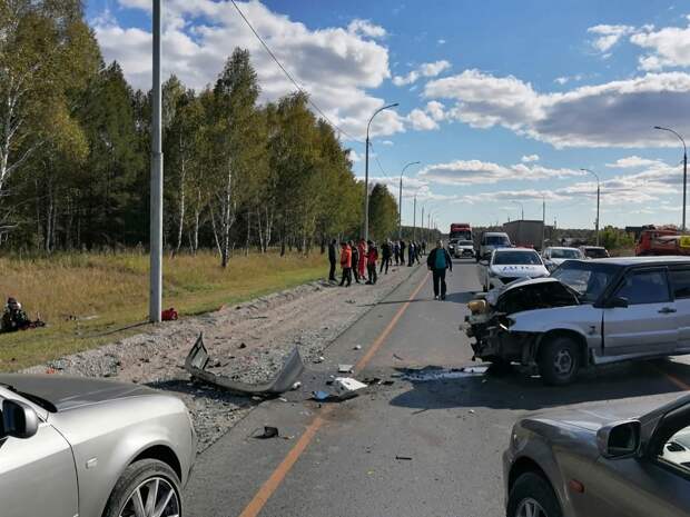 25-летний водитель мотоцикла погиб в аварии на трассе в Новосибирской области
