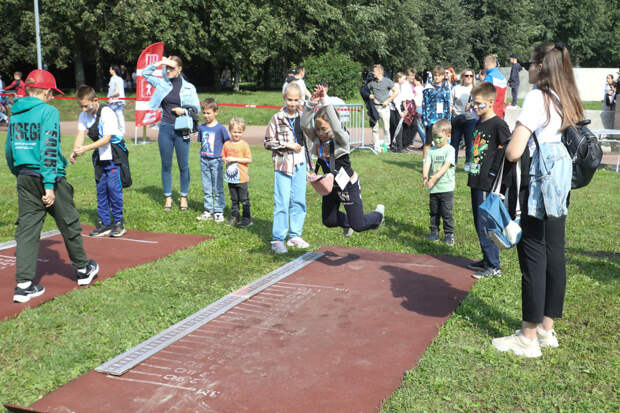 В Петербурге отмечают День Красногвардейского района