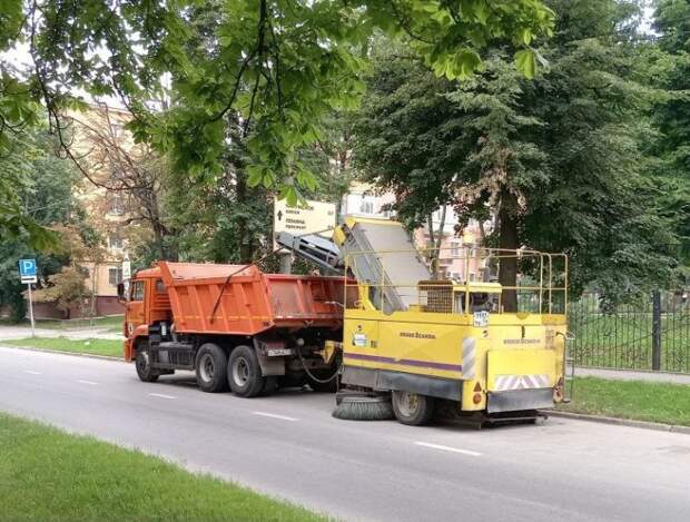 С улиц Тулы за сутки вывезли 42 кубометра смета