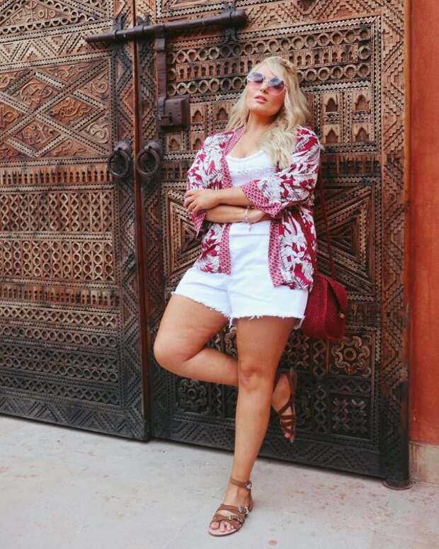 Модные летние образы 2020 для невысоких женщин