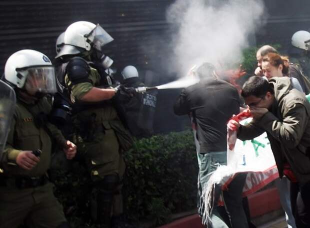Clashes Errupt During General Strike