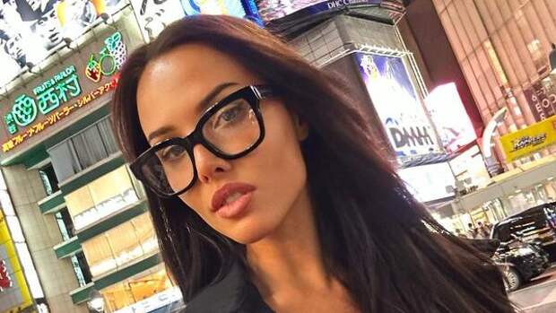 Решетова съехалась с богатым женихом — теперь живет в загородном доме